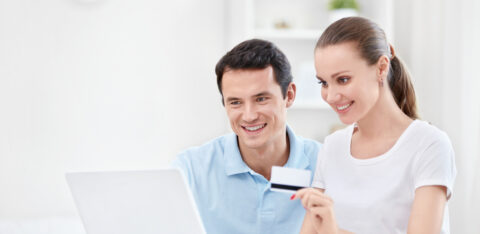 couple applying for a debt consolidation loan