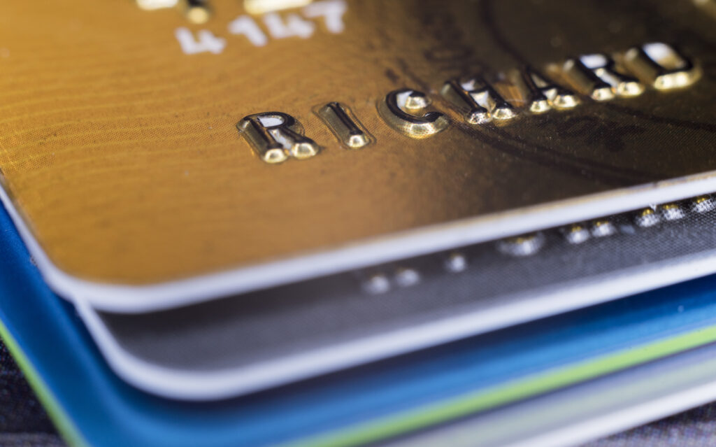 how to avoid debt while managing multiple credit cards