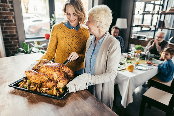 financial-lessons-by-hosting-thanksgiving-dinner