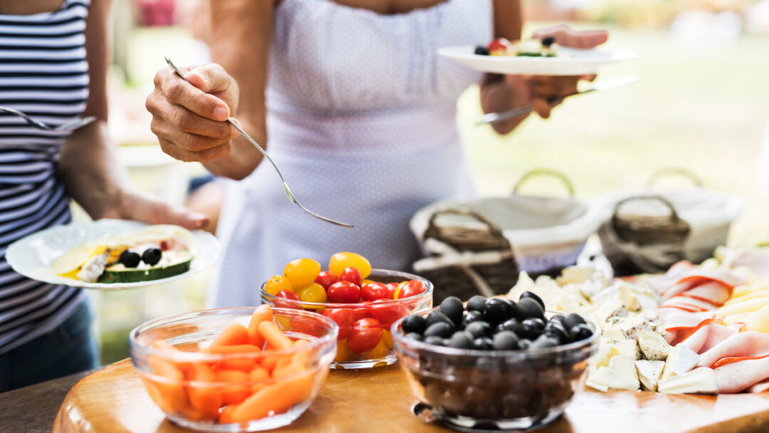 cheap cookout menu for your next backyard party